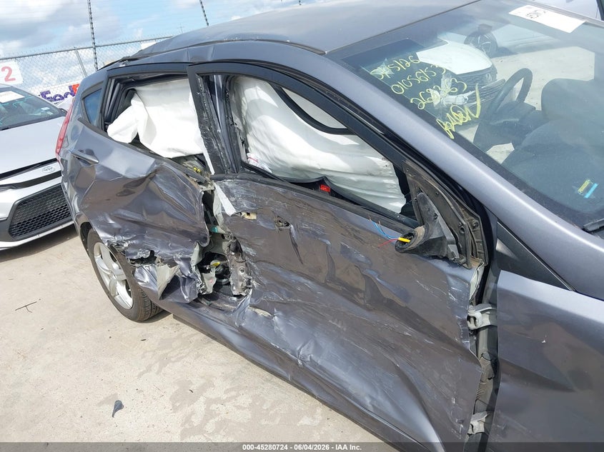 2016 Hyundai Accent VIN KMHCT5AE0GU268363 IAAI salvage auction — NORMAL WEAR, Salvage Title, sold $450 on 2026-07-13 (photo 6)