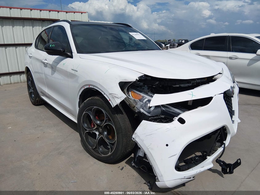 2023 Alfa romeo Stelvio VIN ZASPAKBN7P7D63517 — IAAI salvage auction photo