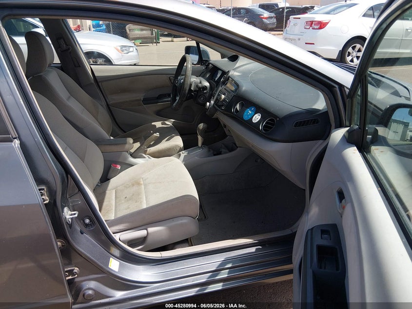2011 Honda Insight VIN JHMZE2H70BS010572 IAAI salvage auction — NORMAL WEAR, Clear (Hawaii), sold $25 on 2026-07-28 (photo 5)