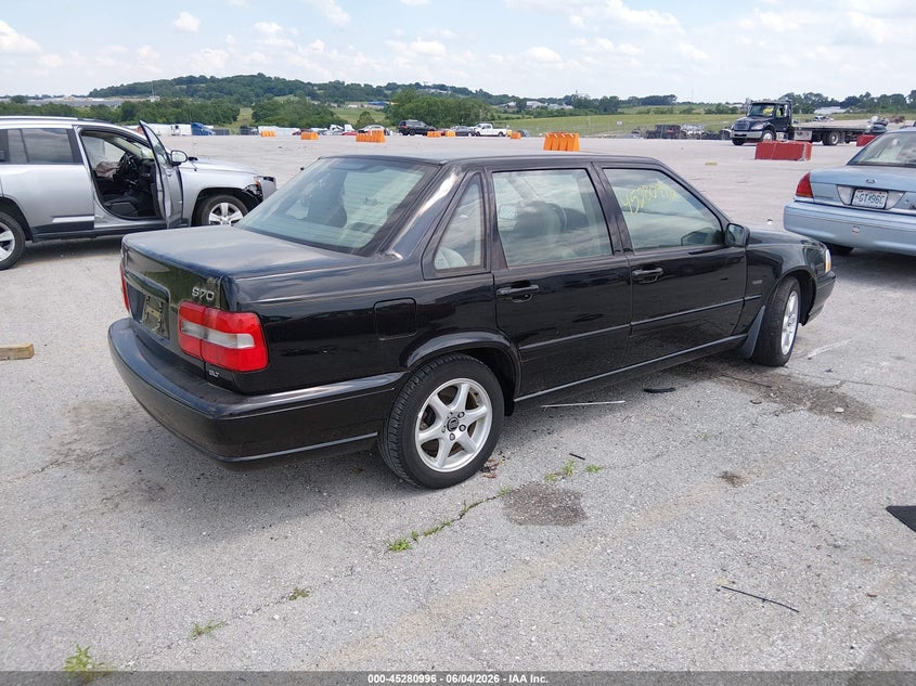 1998 Volvo S70 VIN YV1LS567XW2497803 IAAI salvage auction — NORMAL WEAR, Clear (Missouri), sold $1,800 on 2026-08-20 (photo 4)