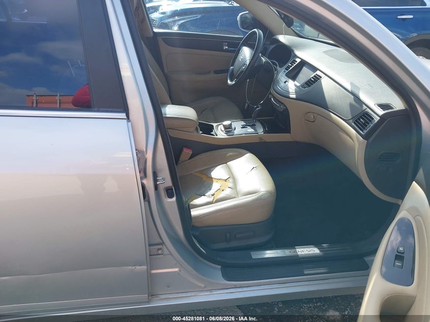 2011 Hyundai Genesis VIN KMHGC4DE0BU122495 IAAI salvage auction — FRONT END, Salvage (Texas), sold $500 on 2026-07-07 (photo 5)