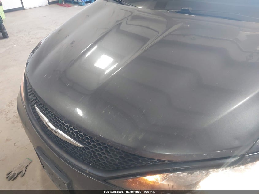 2022 Chrysler Voyager VIN 2C4RC1CG5NR146663 IAAI salvage auction — HAIL, Sf97 (Colorado), sold $9,500 on 2026-08-05 (photo 6)