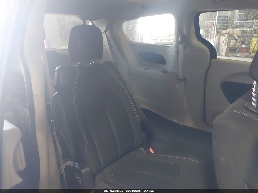 2022 Chrysler Voyager VIN 2C4RC1CG5NR146663 IAAI salvage auction — HAIL, Sf97 (Colorado), sold $9,500 on 2026-08-05 (photo 8)