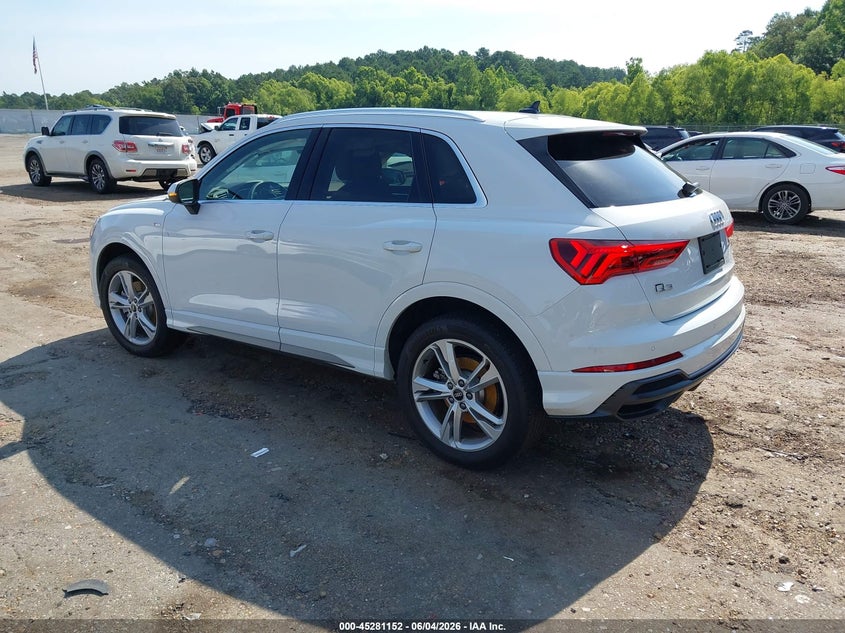 2022 Audi Q3 VIN WA1EECF31N1045406 IAAI salvage auction — RIGHT FRONT, Salvage Title, sold $9,500 on 2026-08-26 (photo 3)