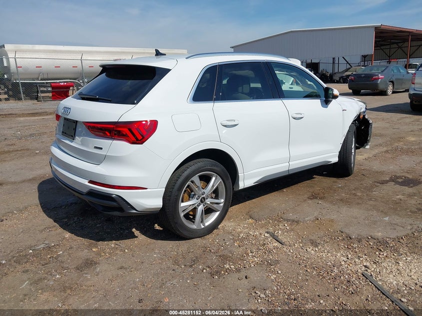 2022 Audi Q3 VIN WA1EECF31N1045406 IAAI salvage auction — RIGHT FRONT, Salvage Title, sold $9,500 on 2026-08-26 (photo 4)