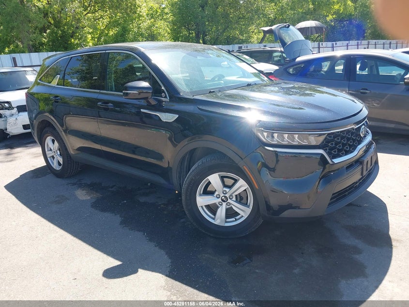 2021 Kia Sorento VIN 5XYRGDLC8MG018746 IAAI salvage auction — LEFT FRONT, Salvage Title, sold $5,550 on 2026-07-23 (photo 1)