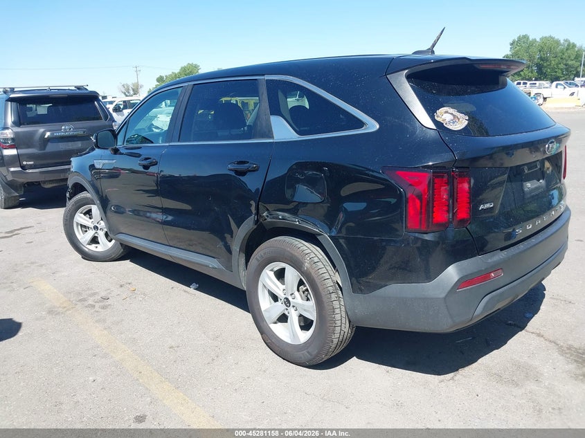 2021 Kia Sorento VIN 5XYRGDLC8MG018746 IAAI salvage auction — LEFT FRONT, Salvage Title, sold $5,550 on 2026-07-23 (photo 3)