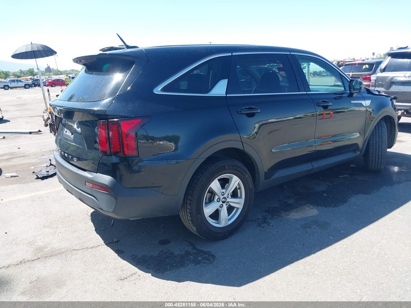 2021 Kia Sorento VIN 5XYRGDLC8MG018746 IAAI salvage auction — LEFT FRONT, Salvage Title, sold $5,550 on 2026-07-23 (photo 4)