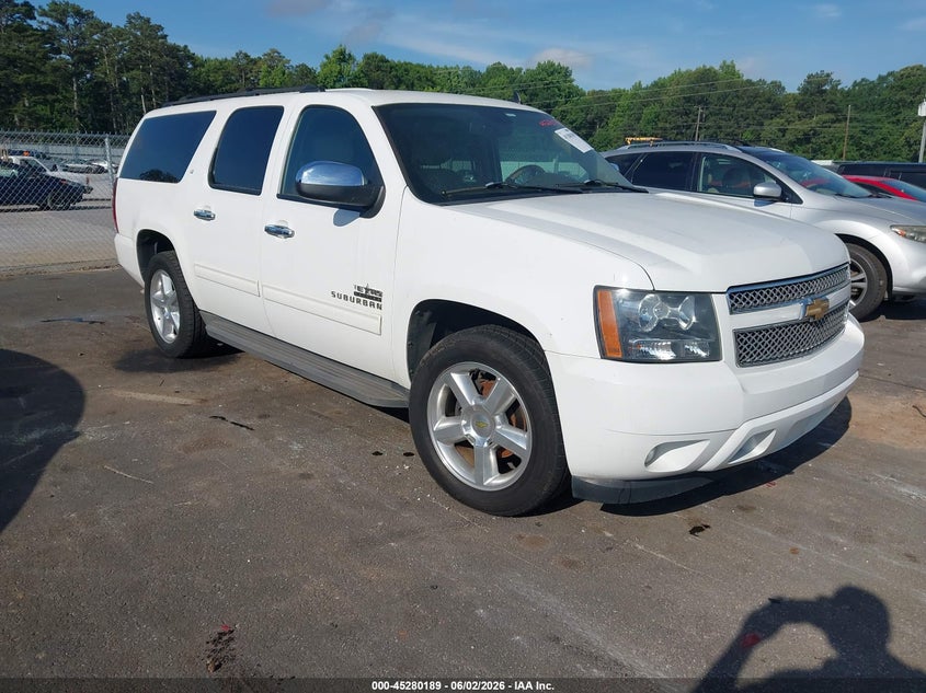 2013 Chevrolet Suburban 1500 VIN 1GNSCJE07DR323663 — IAAI salvage auction photo