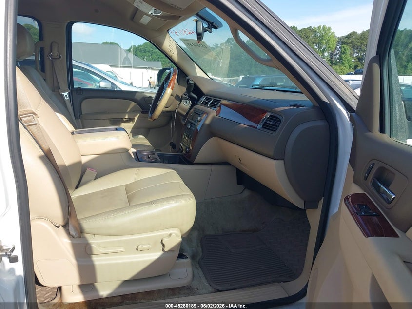 2013 Chevrolet Suburban 1500 VIN 1GNSCJE07DR323663 IAAI salvage auction — NORMAL WEAR, Clear (Georgia), sold $1,775 on 2026-07-08 (photo 5)