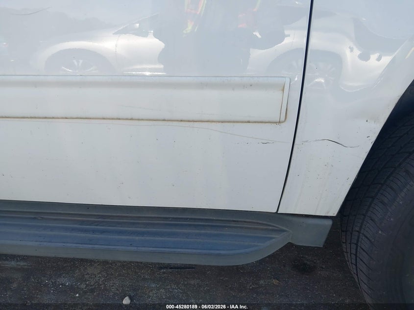 2013 Chevrolet Suburban 1500 VIN 1GNSCJE07DR323663 IAAI salvage auction — NORMAL WEAR, Clear (Georgia), sold $1,775 on 2026-07-08 (photo 6)