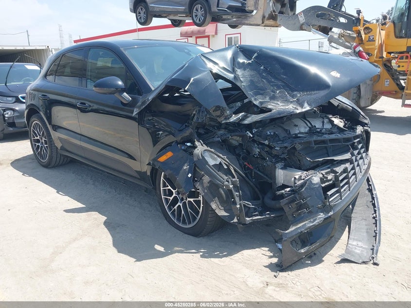 2018 Porsche Macan VIN WP1AA2A54JLB01340 IAAI salvage auction — RIGHT FRONT, Salvage (California), sold $4,050 on 2026-07-29 (photo 1)