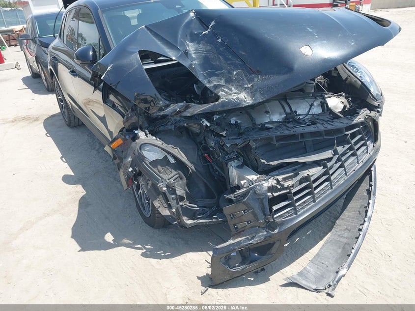 2018 Porsche Macan VIN WP1AA2A54JLB01340 IAAI salvage auction — RIGHT FRONT, Salvage (California), sold $4,050 on 2026-07-29 (photo 6)
