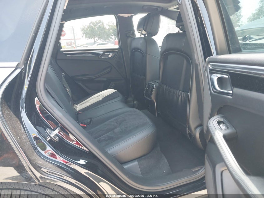 2018 Porsche Macan VIN WP1AA2A54JLB01340 IAAI salvage auction — RIGHT FRONT, Salvage (California), sold $4,050 on 2026-07-29 (photo 8)