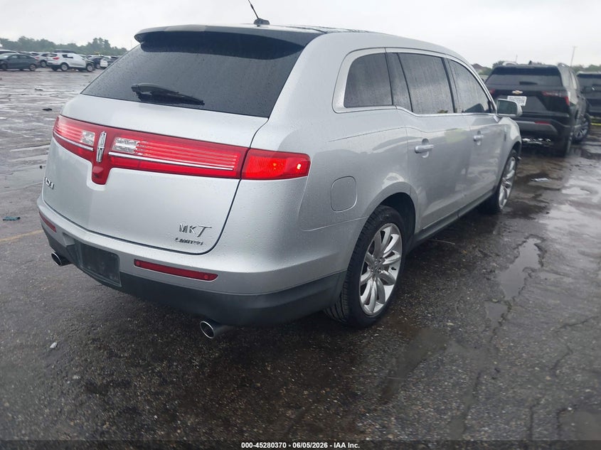 2010 Lincoln Mkt VIN 2LMHJ5FR6ABJ15513 IAAI salvage auction — LEFT & RIGHT, Original (Texas), sold $325 on 2026-07-08 (photo 4)