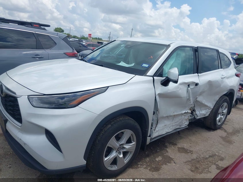 2023 Toyota Highlander VIN 5TDKDRAH8PS008988 IAAI salvage auction — SIDE, Salvage (Texas), sold $11,900 on 2026-07-22 (photo 2)