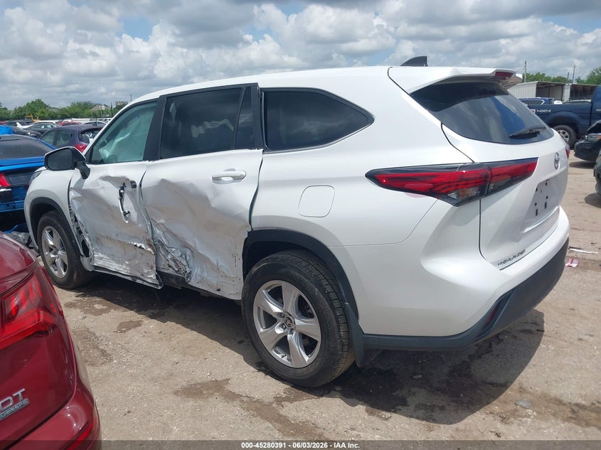 2023 Toyota Highlander VIN 5TDKDRAH8PS008988 IAAI salvage auction — SIDE, Salvage (Texas), sold $11,900 on 2026-07-22 (photo 3)