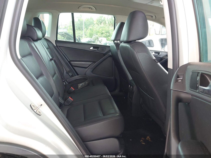 2012 Volkswagen Tiguan VIN WVGAV7AX6CW519934 IAAI salvage auction — NORMAL WEAR, Clear (Florida), sold $475 on 2026-07-07 (photo 8)