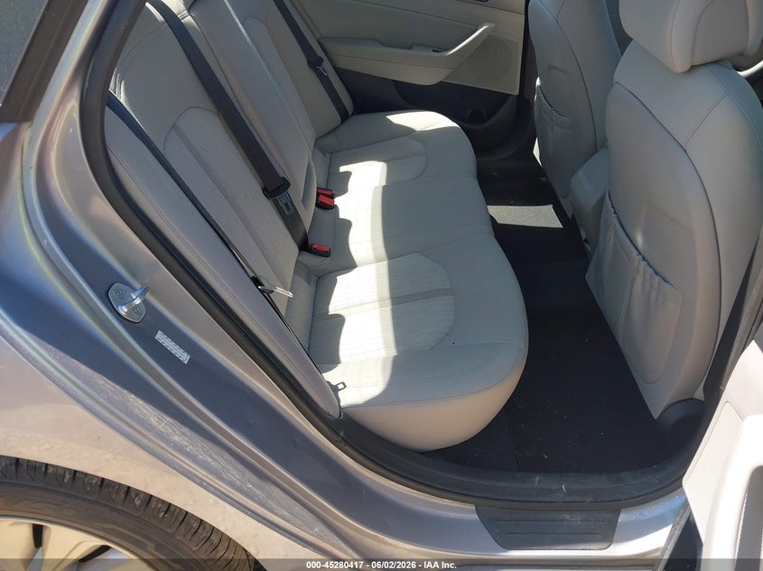 2016 Hyundai Sonata VIN KMHE24L10GA022026 IAAI salvage auction — NORMAL WEAR, Salvage Title, sold $350 on 2026-07-22 (photo 8)