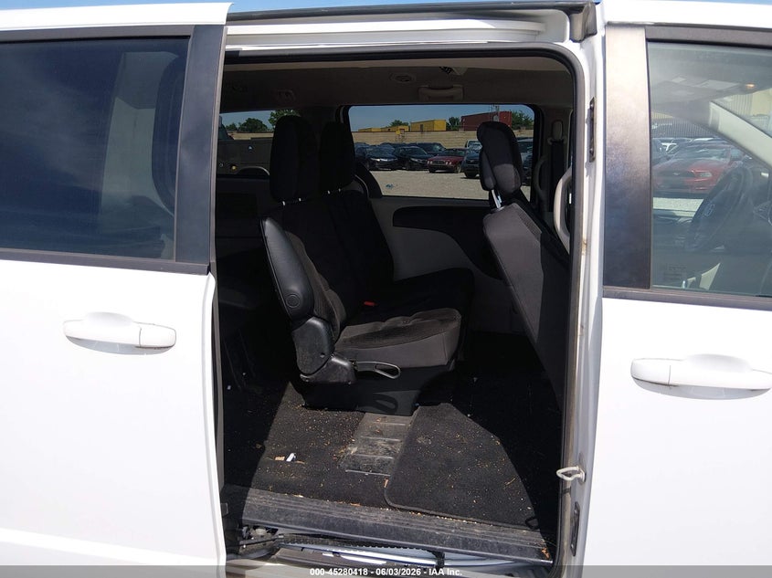 2018 Dodge Grand caravan VIN 2C4RDGBG9JR309956 IAAI salvage auction — NORMAL WEAR, Sf97 (Missouri), sold $16,200 on 2026-07-09 (photo 8)