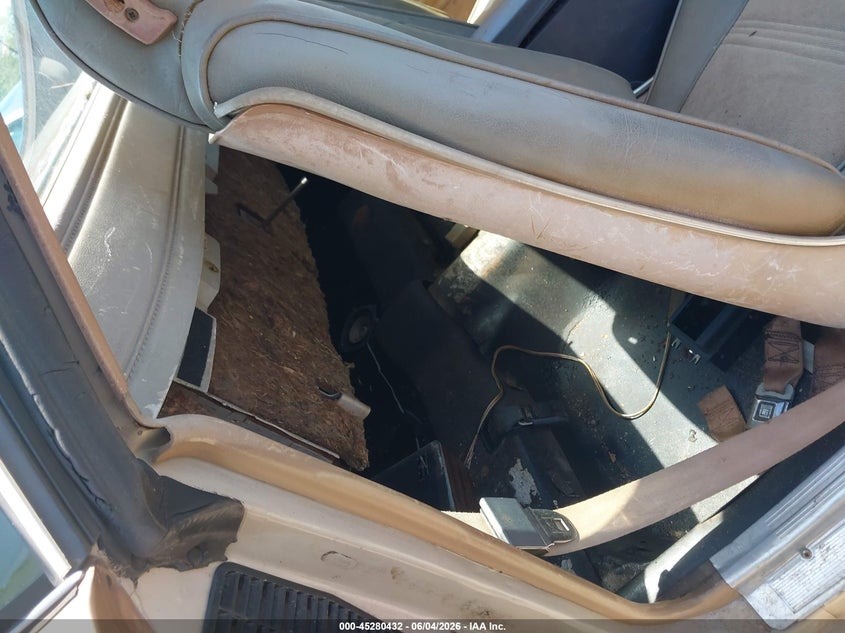 1981 Chevrolet El camino VIN 1GCCW80KXBD485383 IAAI salvage auction — NORMAL WEAR, Clear (South Carolina), sold $2,000 on 2026-08-19 (photo 8)