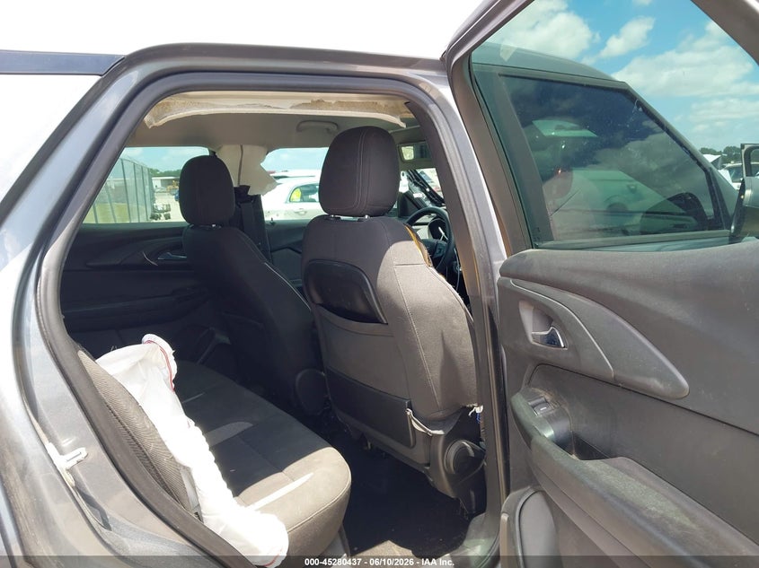 2021 Chevrolet Trailblazer VIN KL79MMS20MB012027 IAAI salvage auction — SIDE, Original (Texas), sold $2,850 on 2026-08-01 (photo 8)