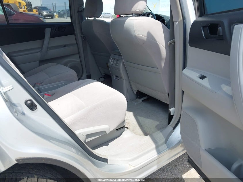 2008 Toyota Highlander VIN JTEDS41A282030669 IAAI salvage auction — LEFT SIDE, Salvage (Missouri), sold $2,750 on 2026-07-09 (photo 8)