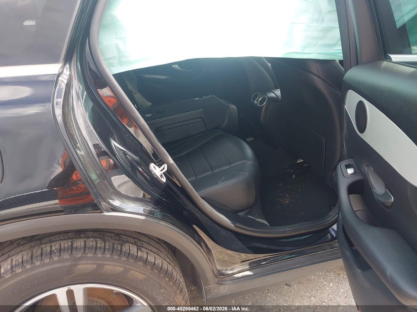 2022 Mercedes-benz Glc VIN W1N0G8DB3NV344477 IAAI salvage auction — NORMAL WEAR, Original (Texas), sold $5,000 on 2026-07-08 (photo 8)