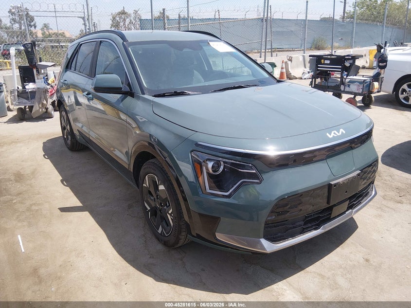 2025 Kia Niro VIN KNDCR3L18S5145379 IAAI salvage auction — LEFT REAR, Salvage Title, sold $13,900 on 2026-07-30 (photo 1)