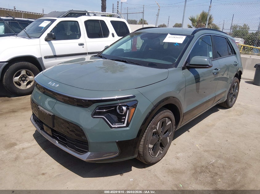2025 Kia Niro VIN KNDCR3L18S5145379 IAAI salvage auction — LEFT REAR, Salvage Title, sold $13,900 on 2026-07-30 (photo 2)