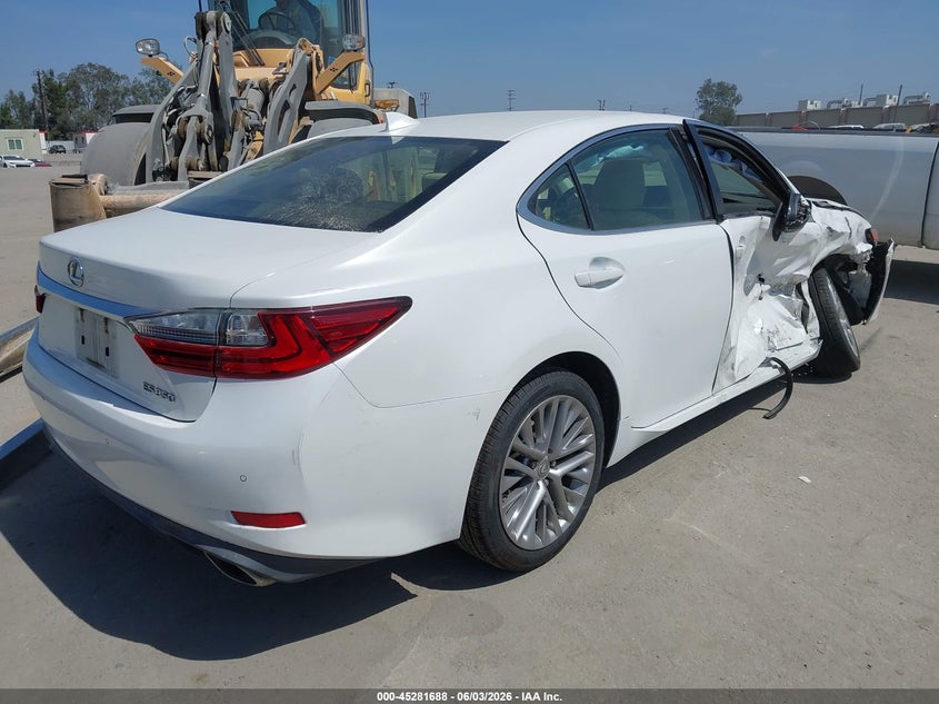 2016 Lexus ES VIN JTHBK1GG7G2233995 IAAI salvage auction — RIGHT SIDE, Salvage Title, sold $3,750 on 2026-07-15 (photo 4)
