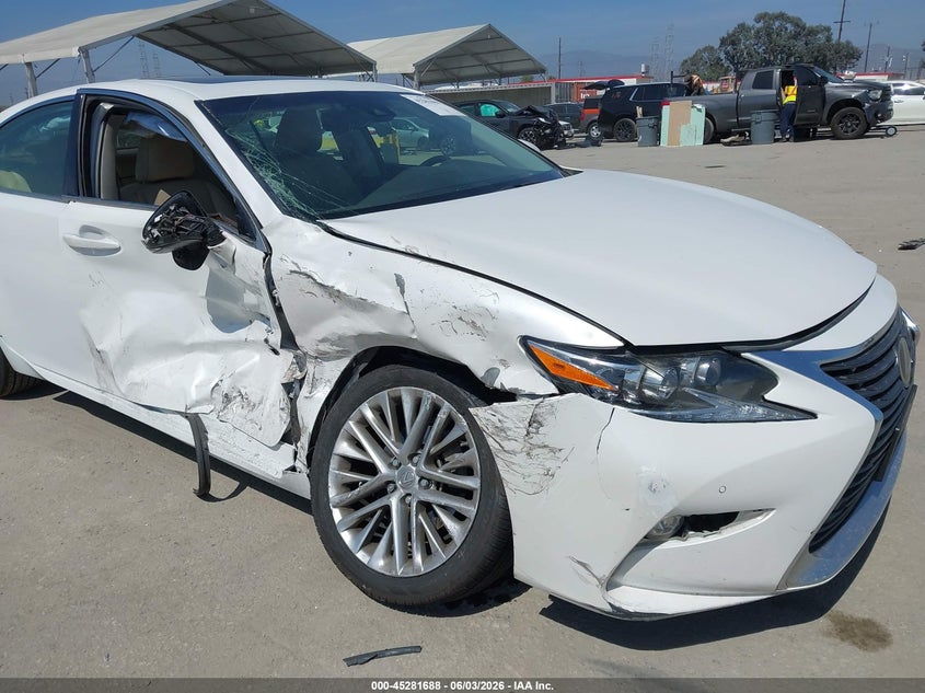 2016 Lexus ES VIN JTHBK1GG7G2233995 IAAI salvage auction — RIGHT SIDE, Salvage Title, sold $3,750 on 2026-07-15 (photo 6)