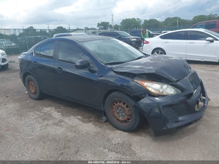 2013 Mazda 3 VIN JM1BL1U78D1746175 IAAI salvage auction — FRONT END, Salvage Title, sold $300 on 2026-07-10 (photo 1)