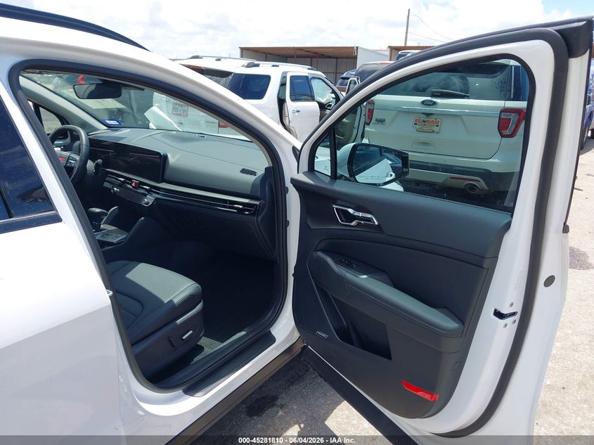 2026 Kia Sportage VIN 5XYK53DF2TG417354 IAAI salvage auction — FRONT & REAR, Salvage Title, sold $13,100 on 2026-08-02 (photo 5)