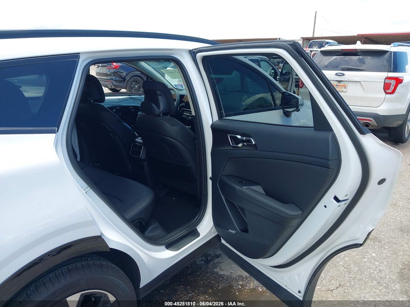 2026 Kia Sportage VIN 5XYK53DF2TG417354 IAAI salvage auction — FRONT & REAR, Salvage Title, sold $13,100 on 2026-08-02 (photo 8)