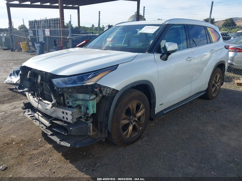 2022 Toyota Highlander VIN 5TDABRCH1NS554009 IAAI salvage auction — FRONT END, Salvage Title, sold $13,400 on 2026-07-09 (photo 2)