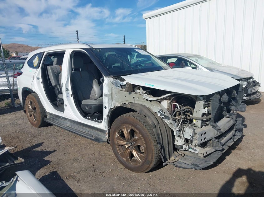 2022 Toyota Highlander VIN 5TDABRCH1NS554009 IAAI salvage auction — FRONT END, Salvage Title, sold $13,400 on 2026-07-09 (photo 6)