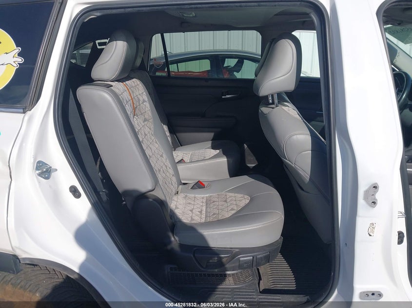 2022 Toyota Highlander VIN 5TDABRCH1NS554009 IAAI salvage auction — FRONT END, Salvage Title, sold $13,400 on 2026-07-09 (photo 8)