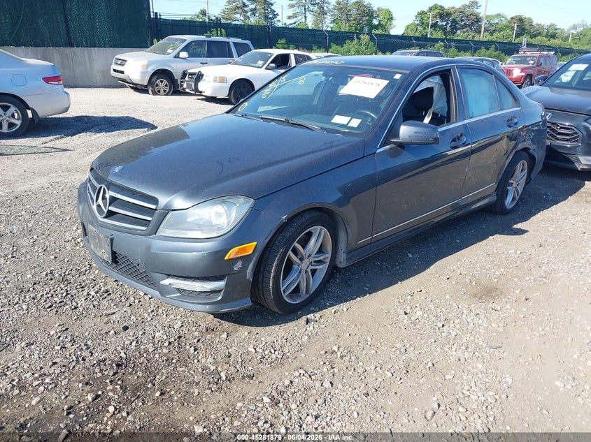 2014 Mercedes-benz C-klasse VIN WDDGF8AB5EA939941 IAAI salvage auction — LEFT REAR, Salvage Title, sold $1,300 on 2026-07-28 (photo 2)