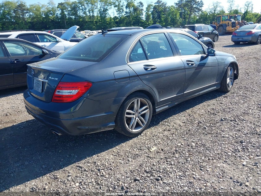 2014 Mercedes-benz C-klasse VIN WDDGF8AB5EA939941 IAAI salvage auction — LEFT REAR, Salvage Title, sold $1,300 on 2026-07-28 (photo 4)