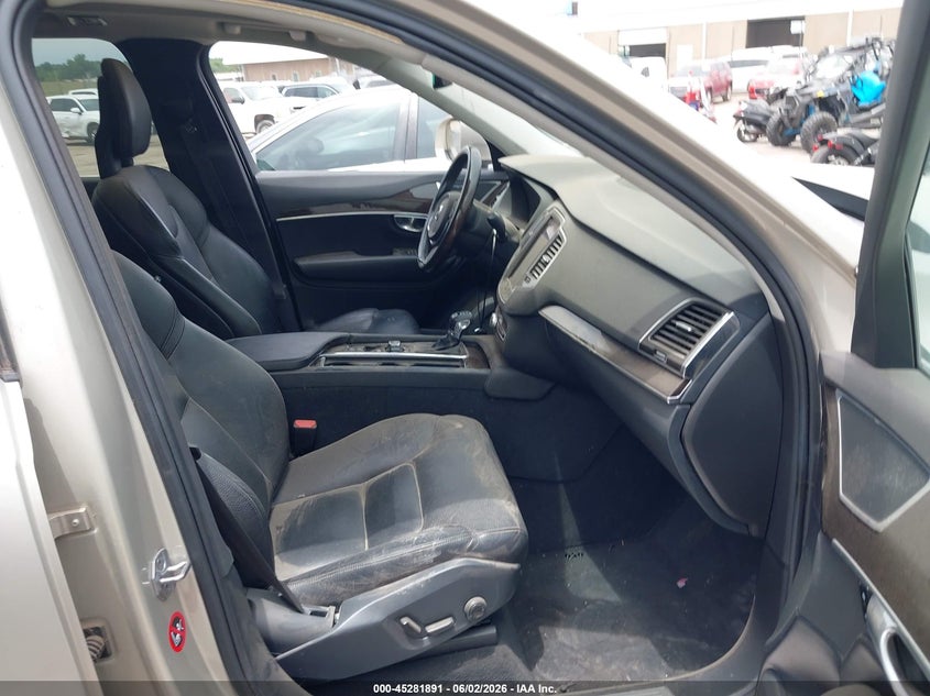 2016 Volvo Xc90 VIN YV4A22PK4G1001901 IAAI salvage auction — NORMAL WEAR, Salvage Title, sold $2,200 on 2026-07-29 (photo 5)