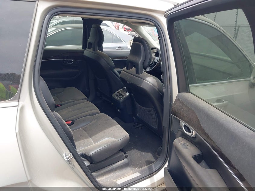 2016 Volvo Xc90 VIN YV4A22PK4G1001901 IAAI salvage auction — NORMAL WEAR, Salvage Title, sold $2,200 on 2026-07-29 (photo 8)