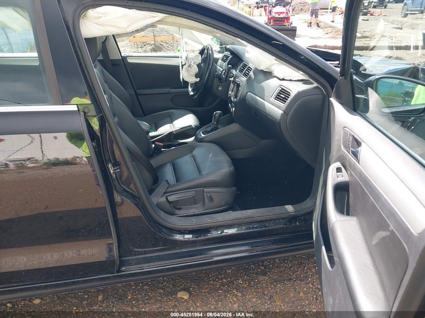 2013 Volkswagen Jetta VIN 3VWDP7AJ6DM308092 IAAI salvage auction — RIGHT FRONT, Salvage Title, sold $200 on 2026-07-22 (photo 5)