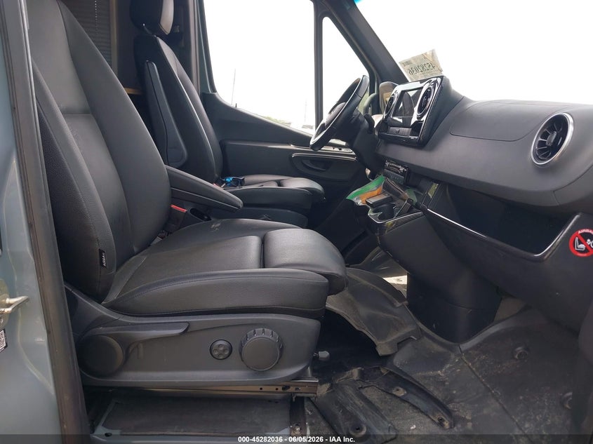 2020 Mercedes-benz Sprinter VIN W1W4EBVY0LP307133 IAAI salvage auction — SIDE, Salvage Title, sold $27,250 on 2026-07-21 (photo 5)