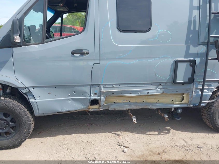 2020 Mercedes-benz Sprinter VIN W1W4EBVY0LP307133 IAAI salvage auction — SIDE, Salvage Title, sold $27,250 on 2026-07-21 (photo 6)