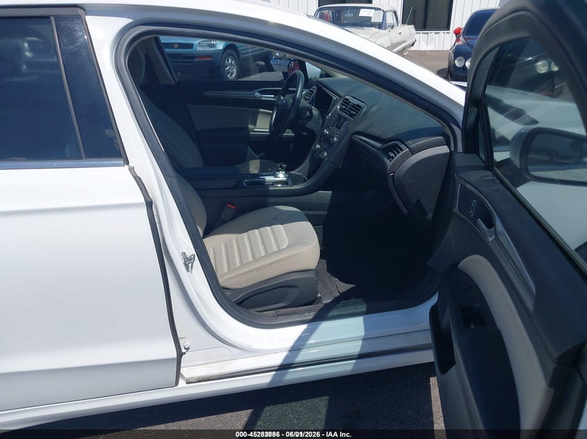 2018 Ford Fusion VIN 3FA6P0UU8JR235773 IAAI salvage auction — NORMAL WEAR, Sf97 (Nevada), sold $9,700 on 2026-07-28 (photo 5)