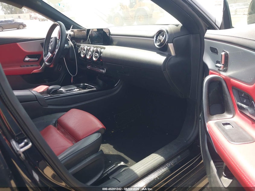 2020 Mercedes-benz Cla-klasse VIN WDD5J4GB1LN061677 IAAI salvage auction — LEFT SIDE, Salvage Title, sold $7,900 on 2026-07-15 (photo 5)