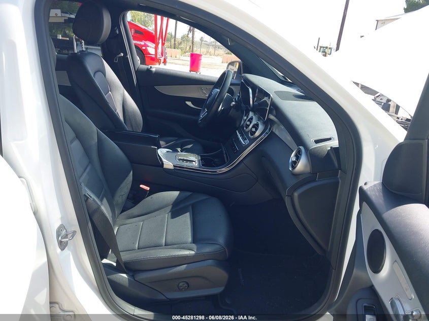 2021 Mercedes-benz Glc VIN W1N0G8DB7MF930964 IAAI salvage auction — TRANSMISSION, Salvage Title, sold $10,200 on 2026-07-17 (photo 5)