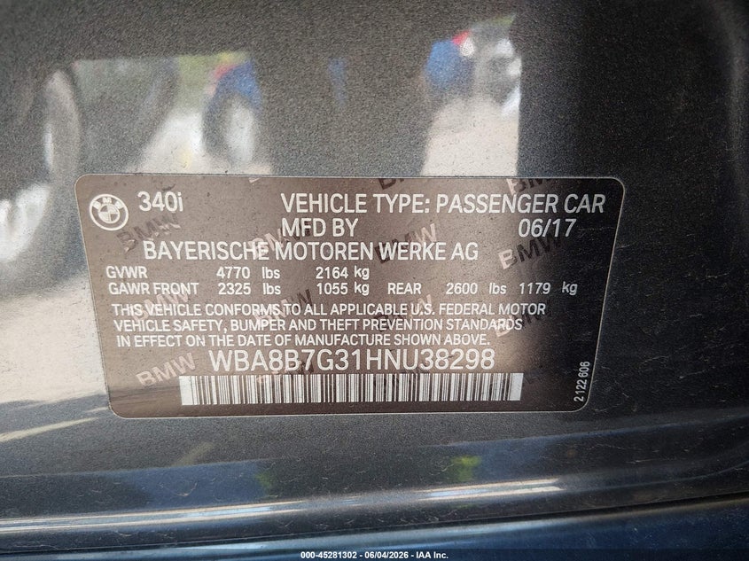 2017 BMW 3er VIN WBA8B7G31HNU38298 IAAI salvage auction — SIDE, Salvage Title, sold $1,650 on 2026-07-29 (photo 9)