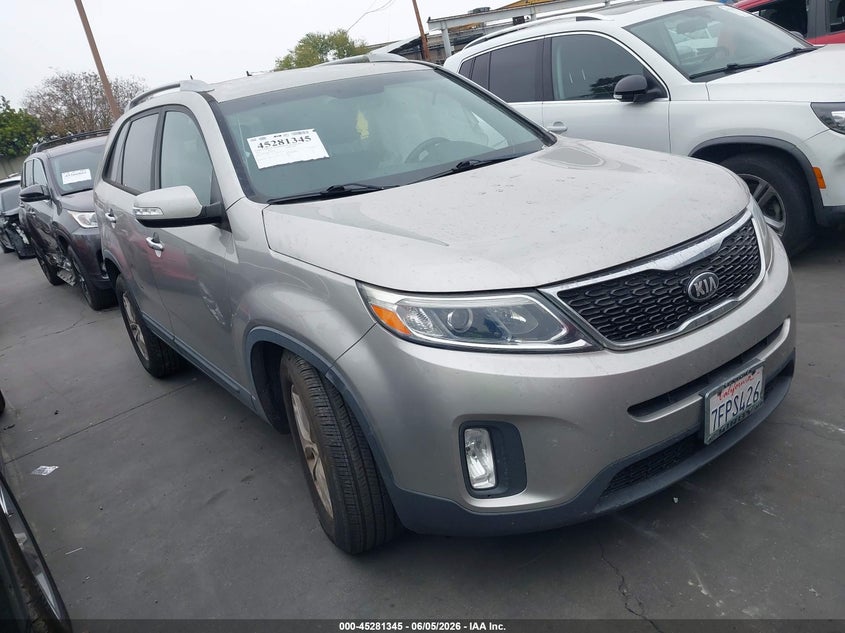 2015 Kia Sorento VIN 5XYKT4A69FG567742 IAAI salvage auction — LEFT SIDE, Salvage Title, sold $925 on 2026-07-08 (photo 1)